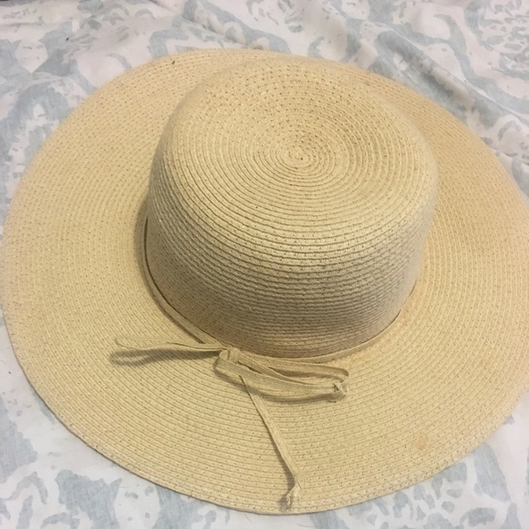 Cute Straw Hat - Picture 1 of 3